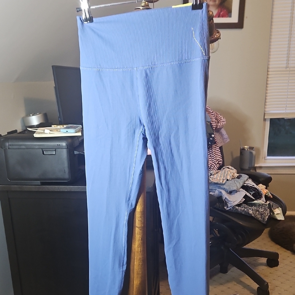 Blue‎ High-Waisted Leggings